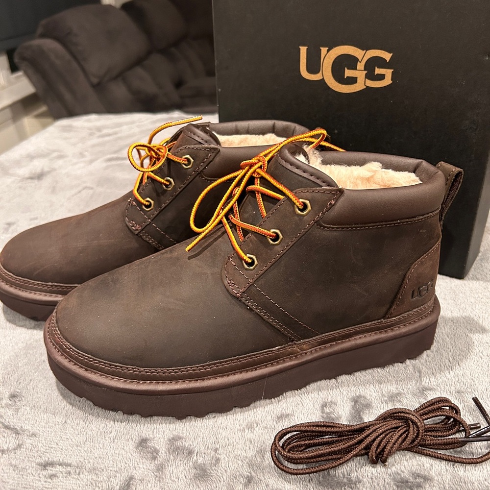 NEW - UGG Leather Neumel Utility Chukka Boot